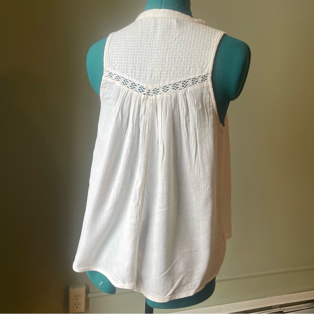 American Eagle Outfitters White Buttoned Relaxed Blouse - Picture 3 of 4